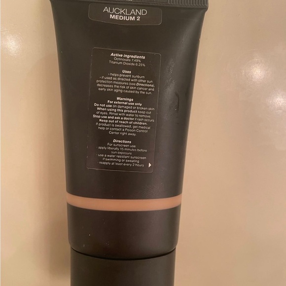 Nars tinted moisturizer - Picture 4 of 5